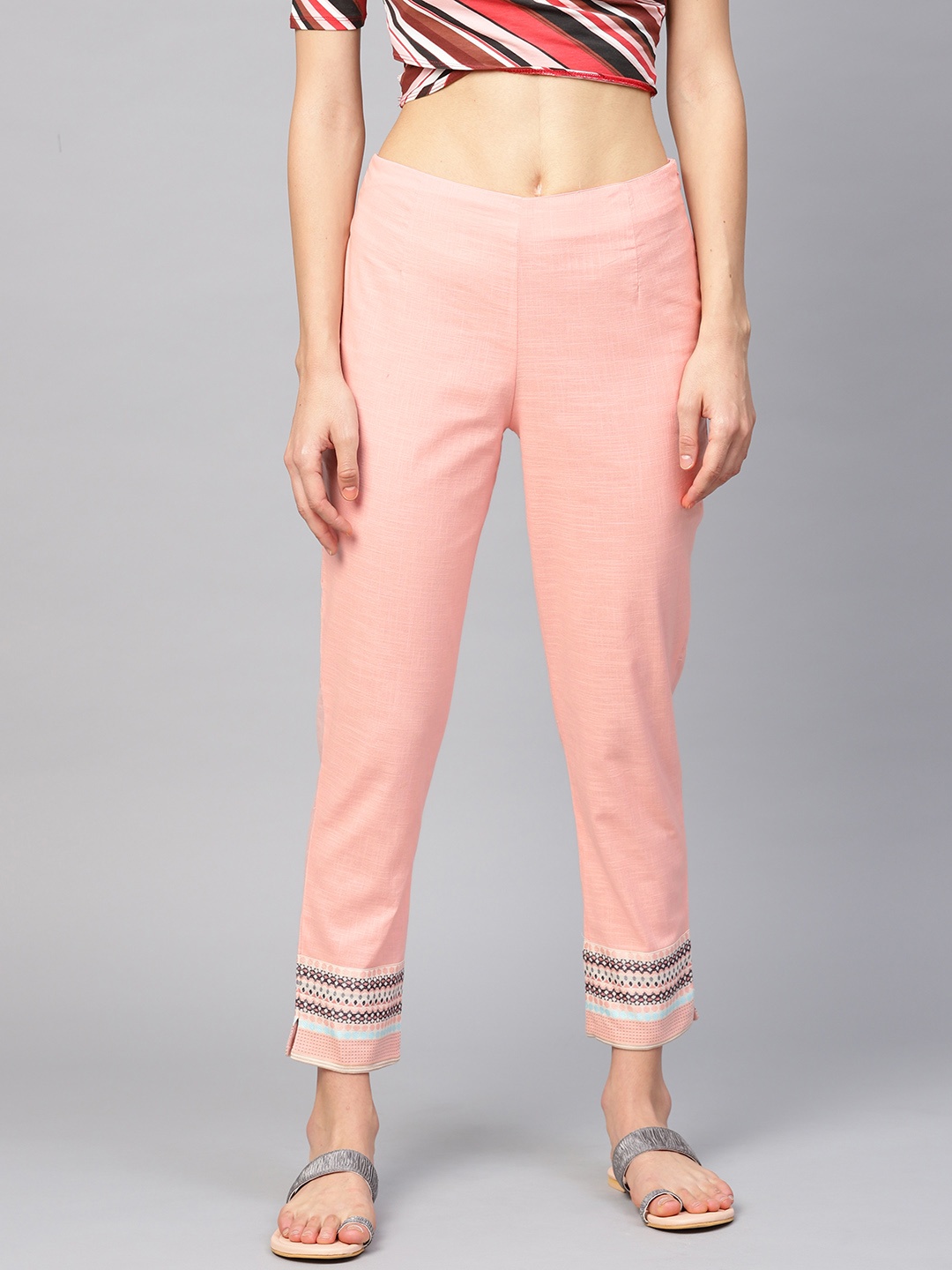 

W Women Pink Solid Regular Cropped Trousers