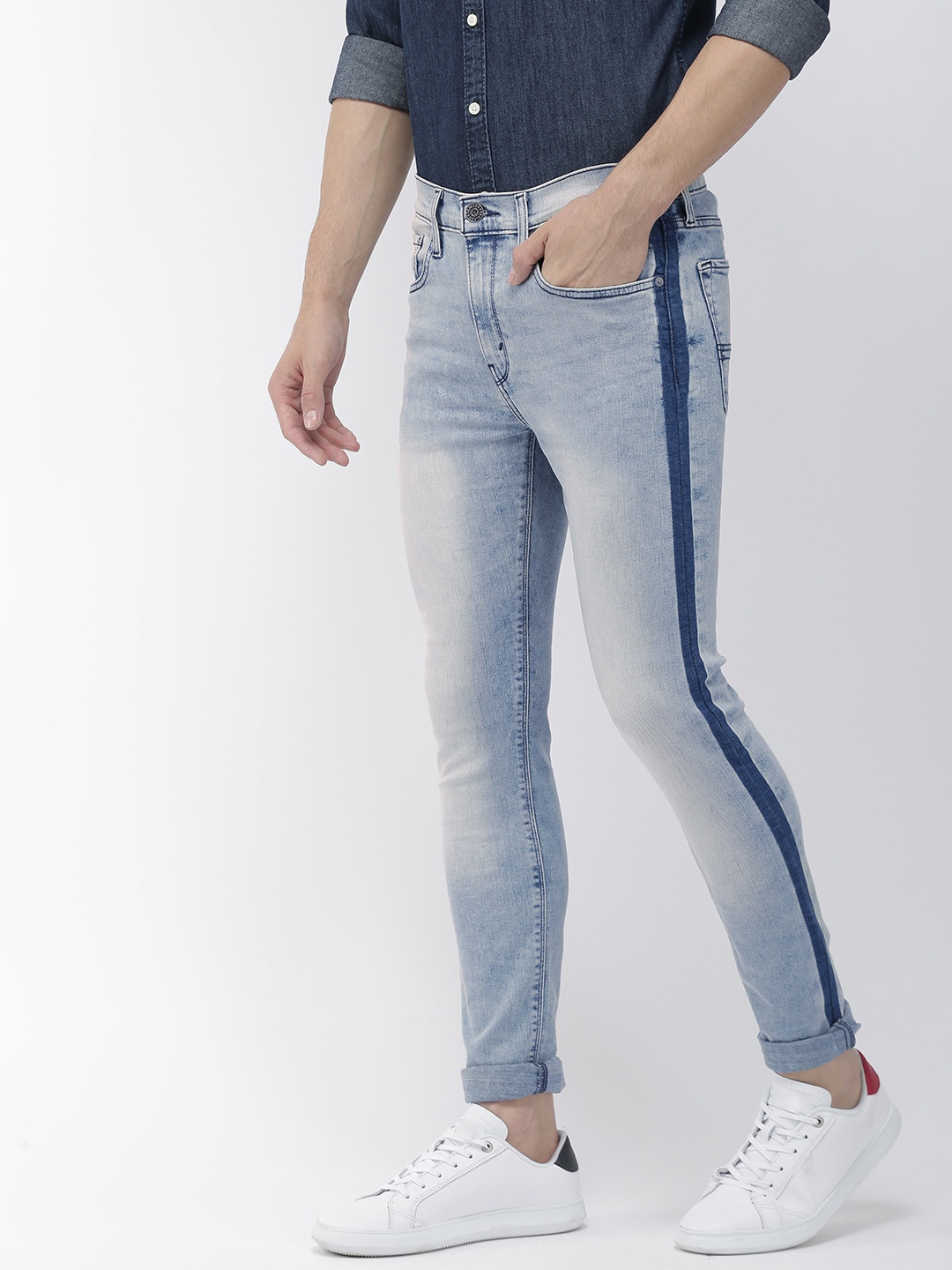 

Denizen From Levis Men Blue Super Skinny Fit Mid-Rise Clean Look Stretchable Jeans