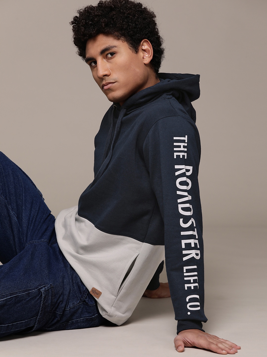 

The Roadster Lifestyle Co. Colourblocked Hooded Sweatshirt, Navy blue