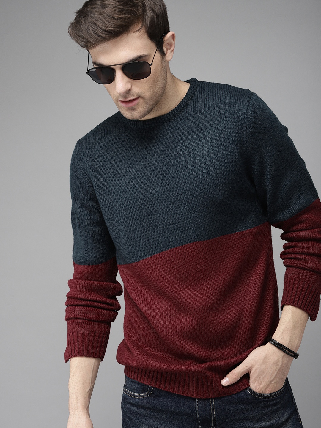 

The Roadster Lifestyle Co Men Navy Blue & Maroon Colourblocked Pullover Sweater