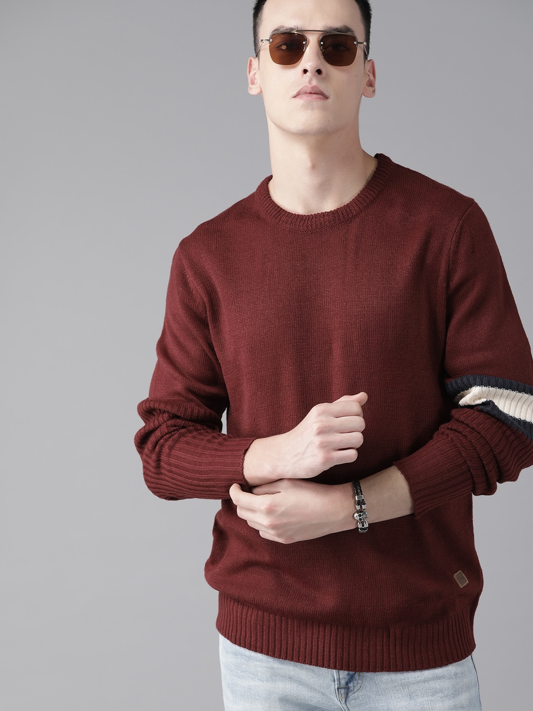 

The Roadster Lifestyle Co Men Maroon Solid Sweater