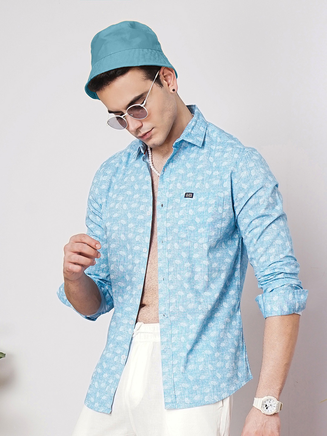

The Indian Garage Co Men Blue & White Slim Fit Printed Casual Shirt