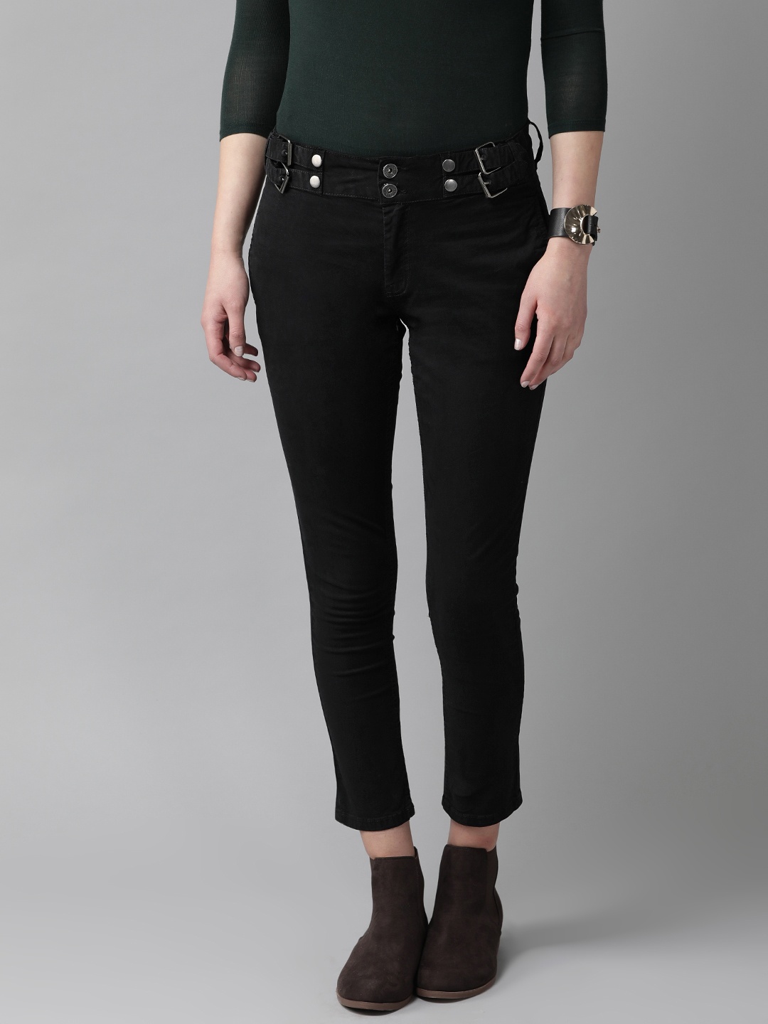 

The Roadster Lifestyle Co Women Black Regular Fit Solid Cropped Trousers