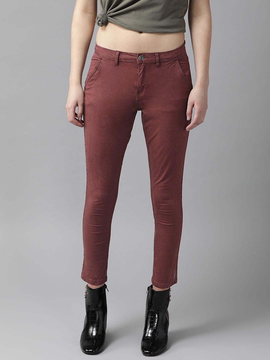 

The Roadster Lifestyle Co Women Maroon Regular Fit Solid Cropped Trousers