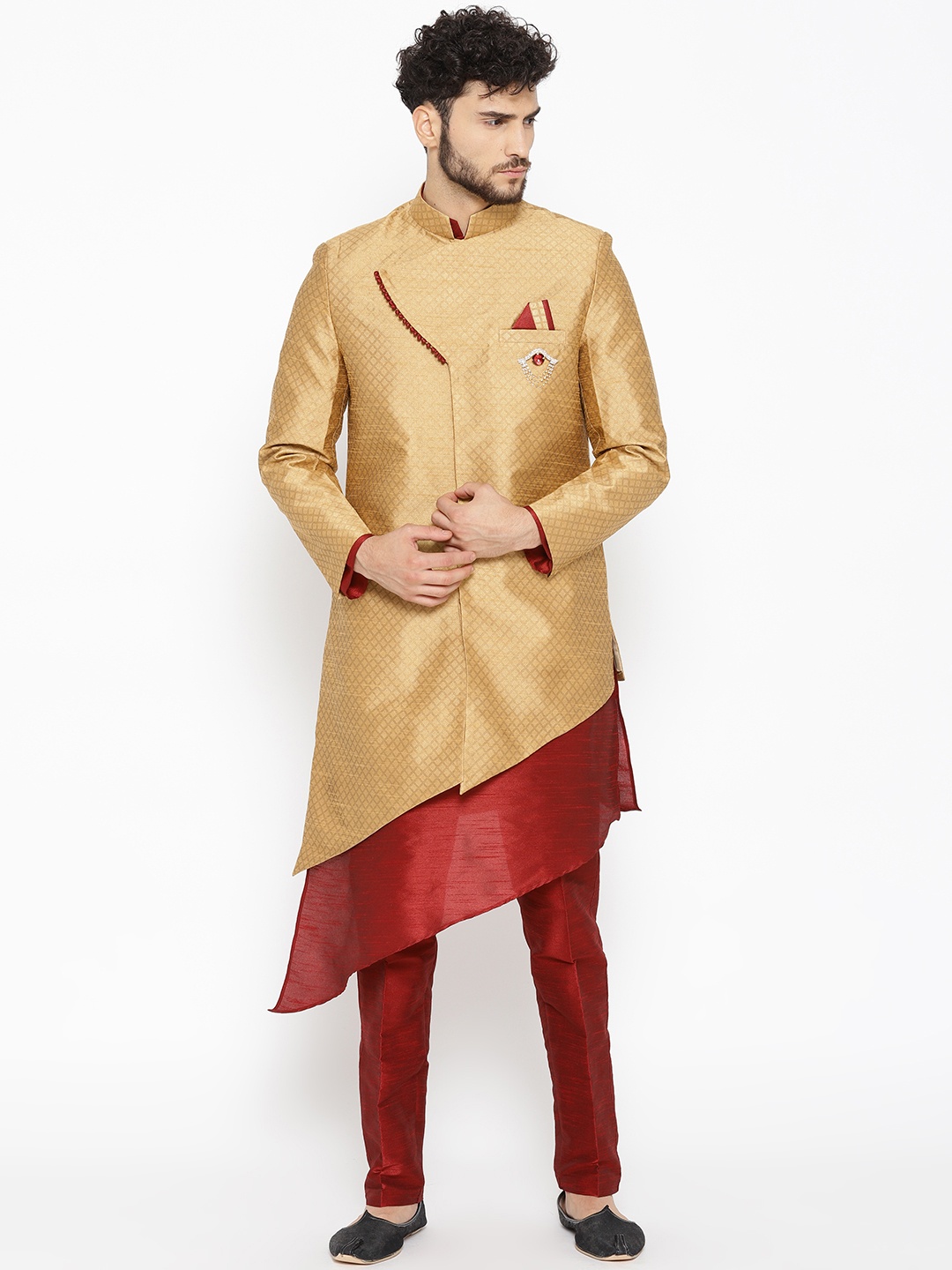 

SG RAJASAHAB Men Maroon & Beige Solid Kurta with Trousers & Ethnic Jacket