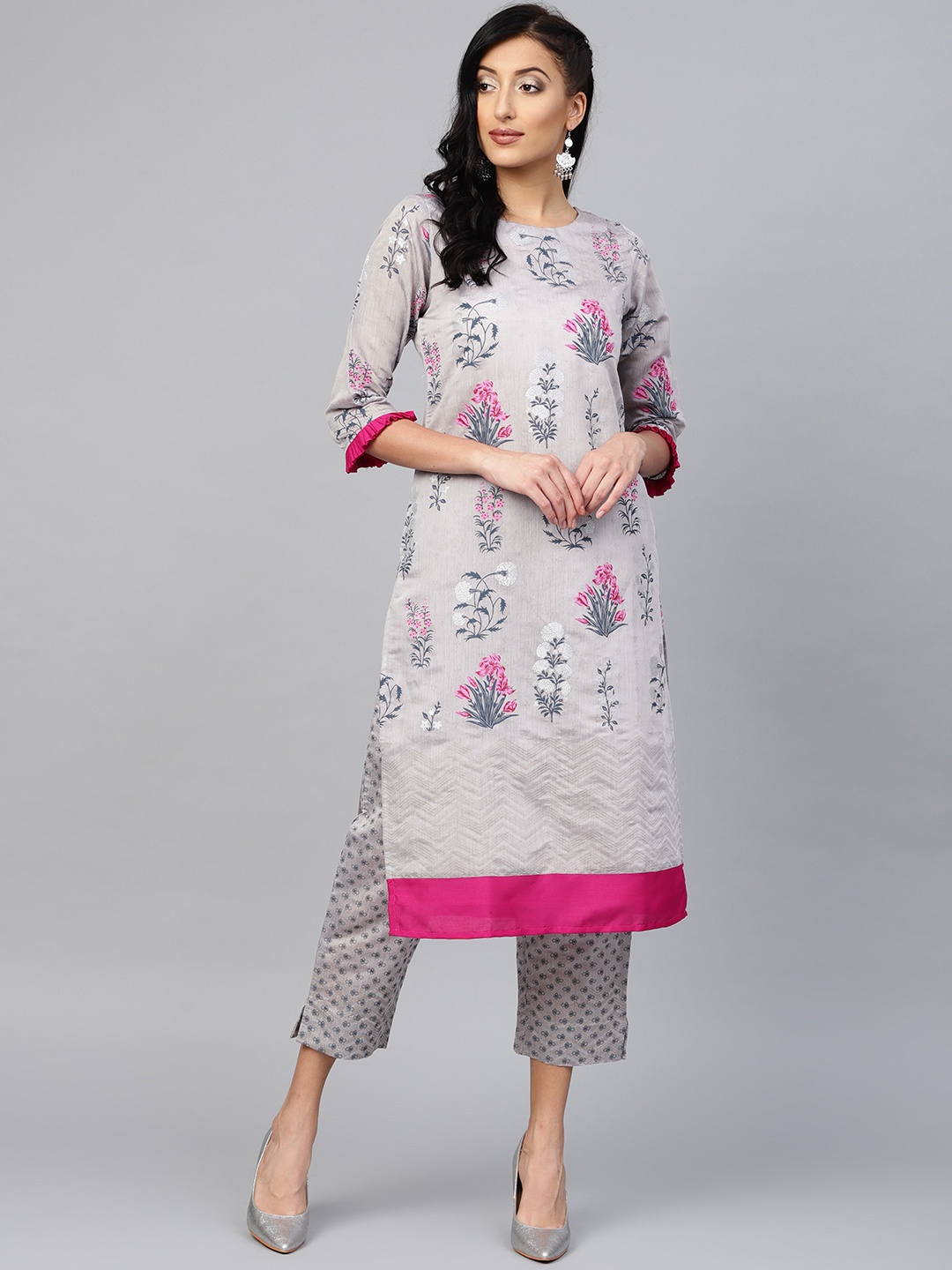 

Ahalyaa Women Grey & Pink Chanderi Silk Kurta with Trousers