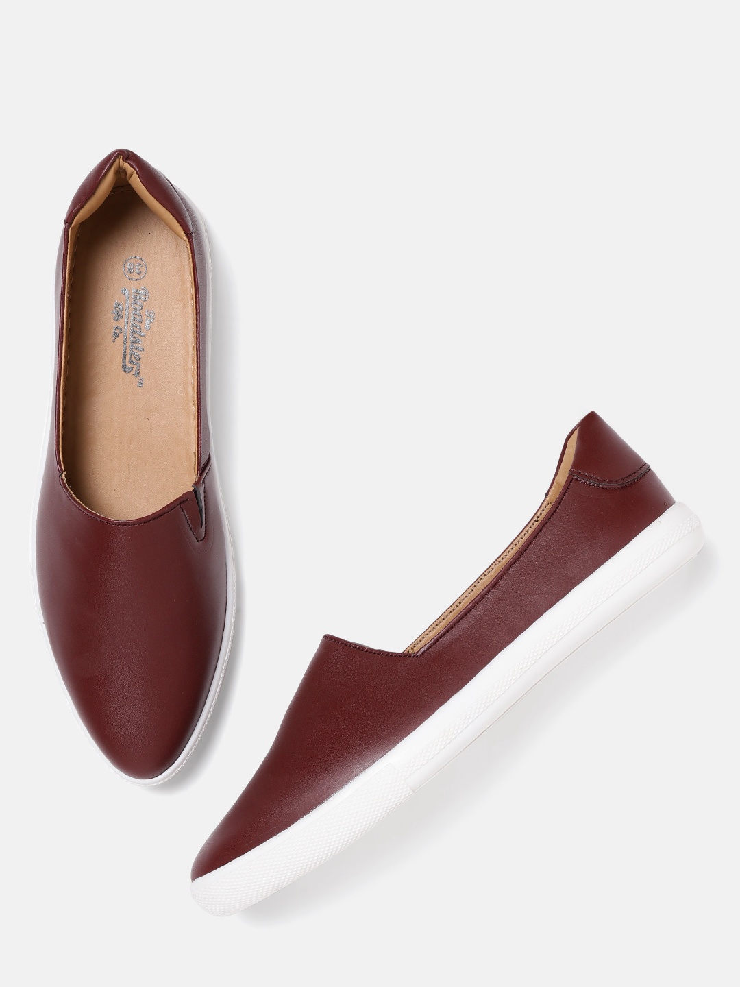 

The Roadster Lifestyle Co Women Burgundy Solid Slip-On Sneakers