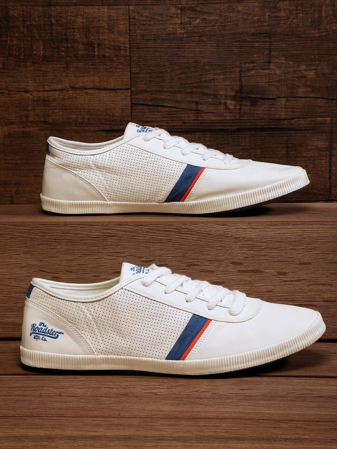 

The Roadster Lifestyle Co Men White Sneakers
