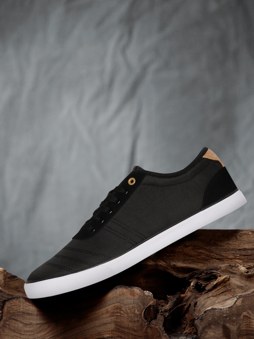 

The Roadster Lifestyle Co Men Black Sneakers
