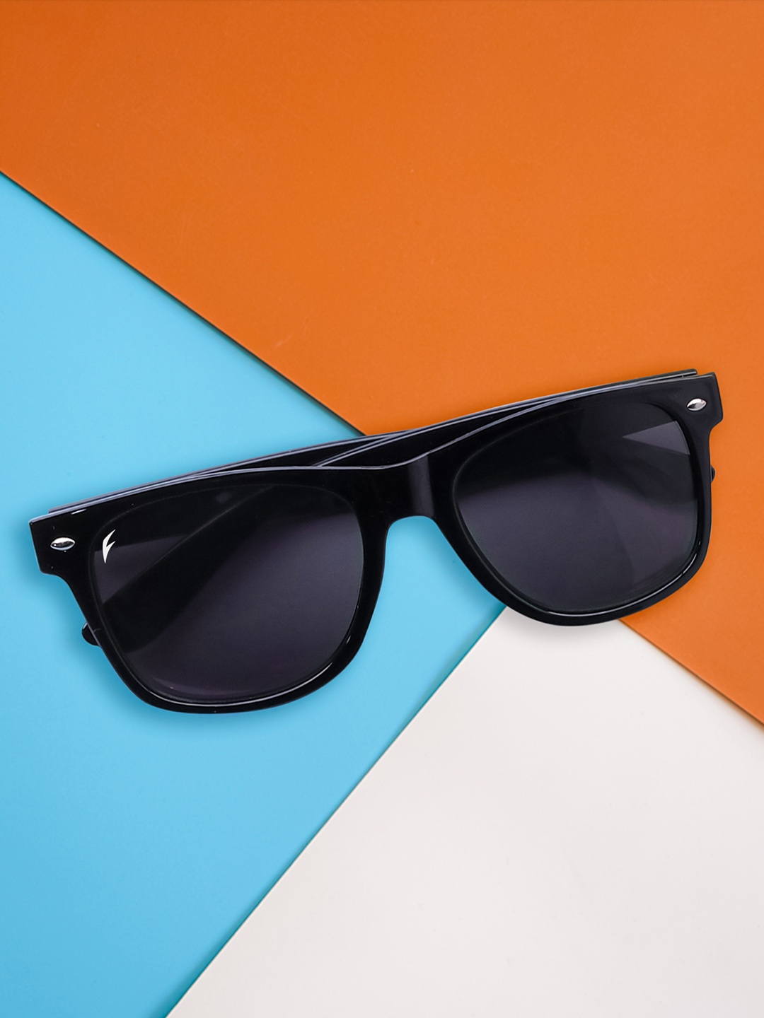 

Floyd Unisex Wayfarer Sunglasses W111_SHINY, Black