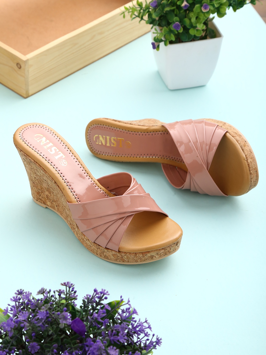 

GNIST Women Pink Solid Sandals