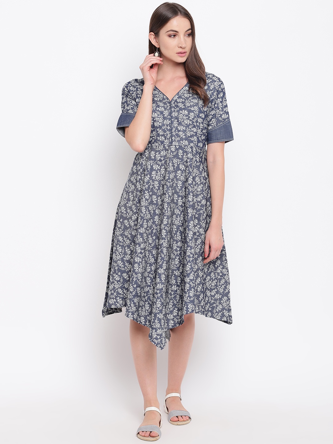 

AURELIA Women Navy Blue & Off-White Floral Print A-Line Dress