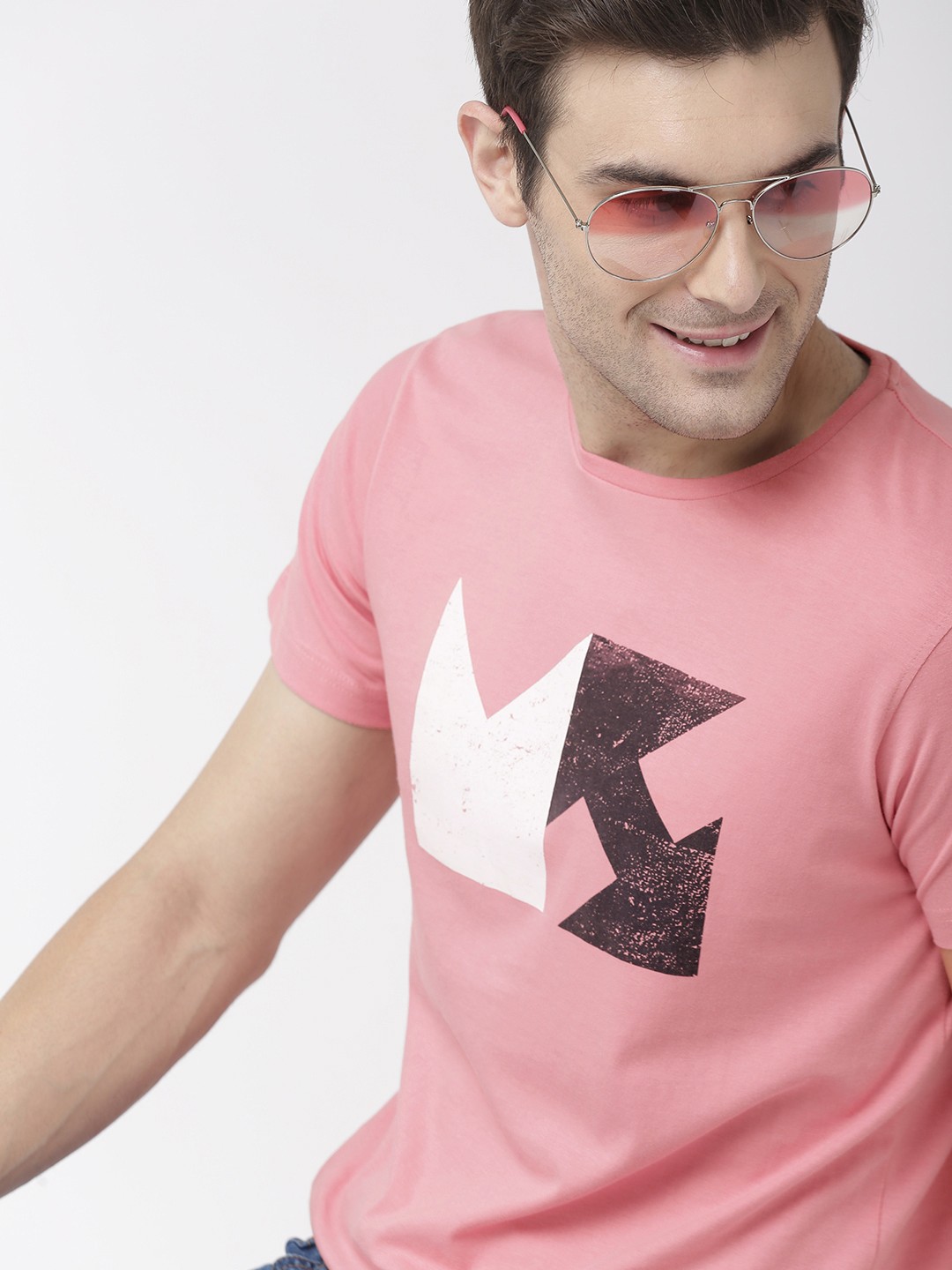 

Mast Harbour Men Pink White Printed Round Neck Pure Cotton T-shirt