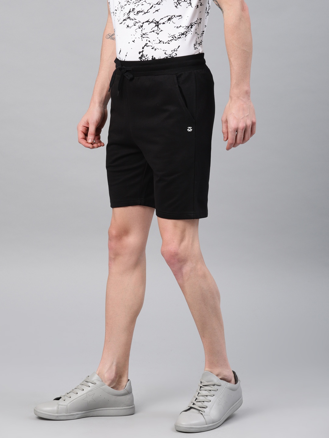 

Genius18 Men Black Solid Regular Fit Regular Shorts