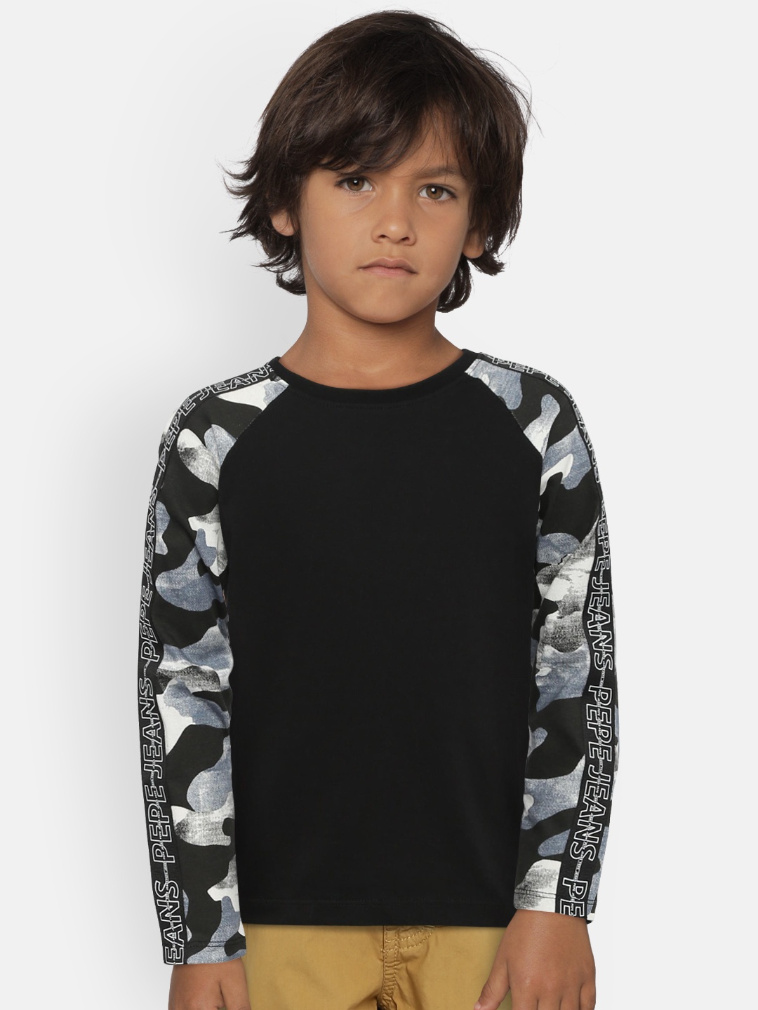 

Pepe Jeans Boys Black Printed Round Neck Pure Cotton T-shirt
