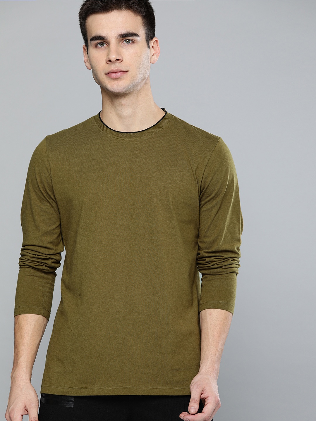 

Harvard Men Olive Green Solid Round Neck Pure Cotton T-shirt