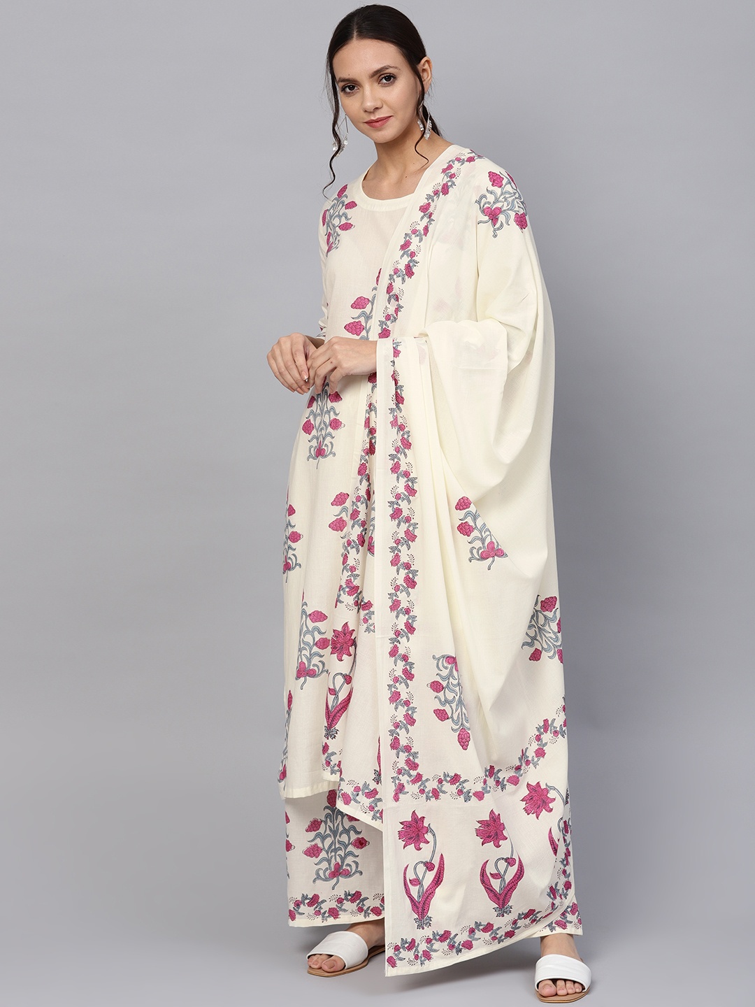 

Ishin Women Off-White & Pink Block Print Kurta with Palazzos & Dupatta