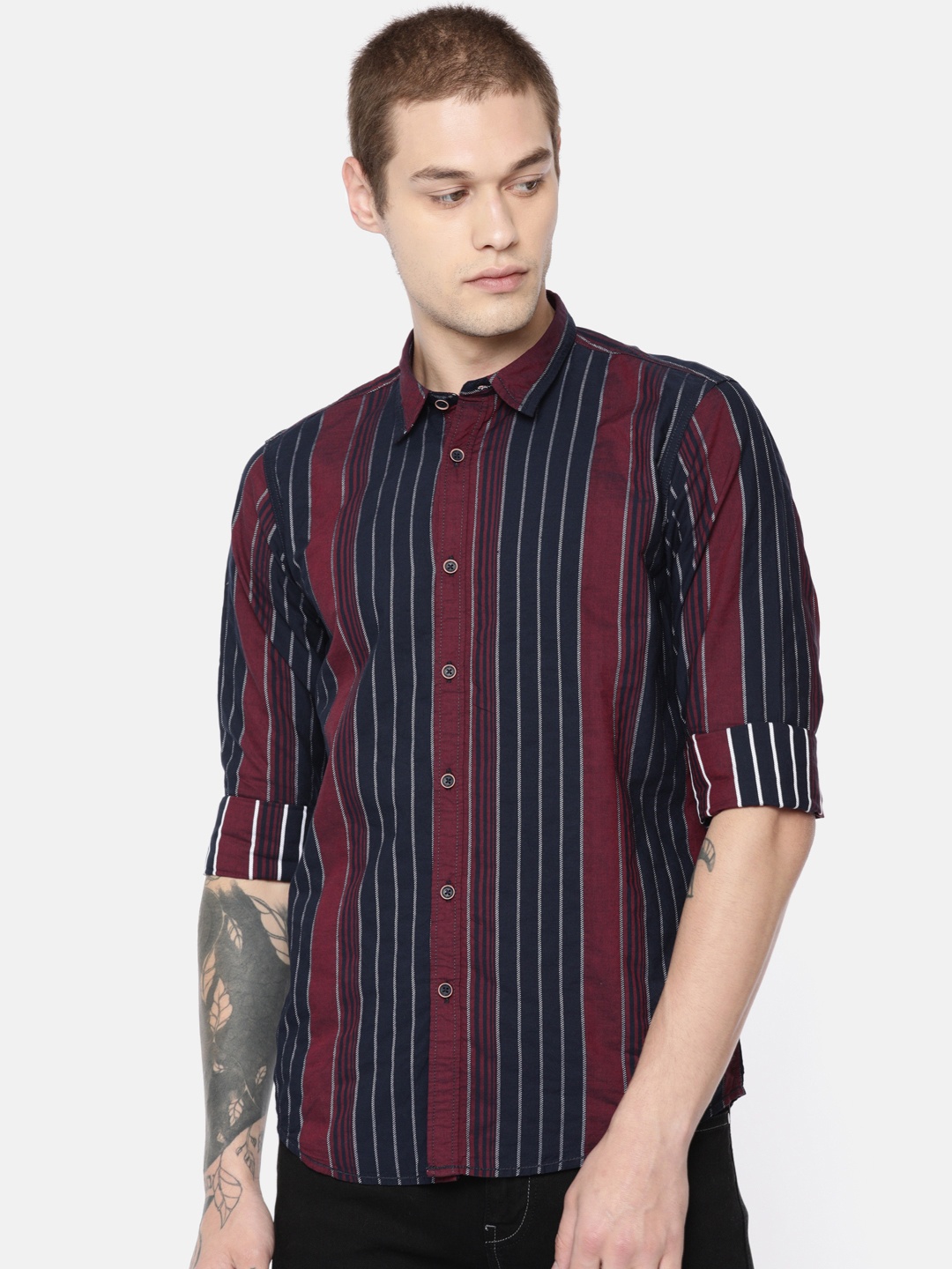 

Pepe Jeans Men Maroon & Navy Blue Regular Fit Striped Casual Shirt