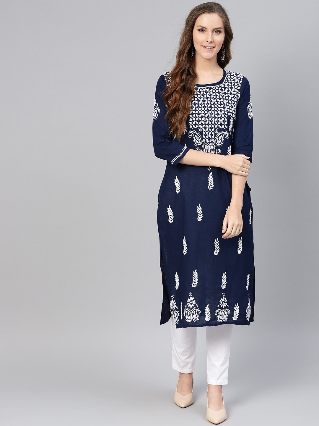 

Saadgi Women Navy Blue & White Chikankari Embroidered Handloom Straight Kurta