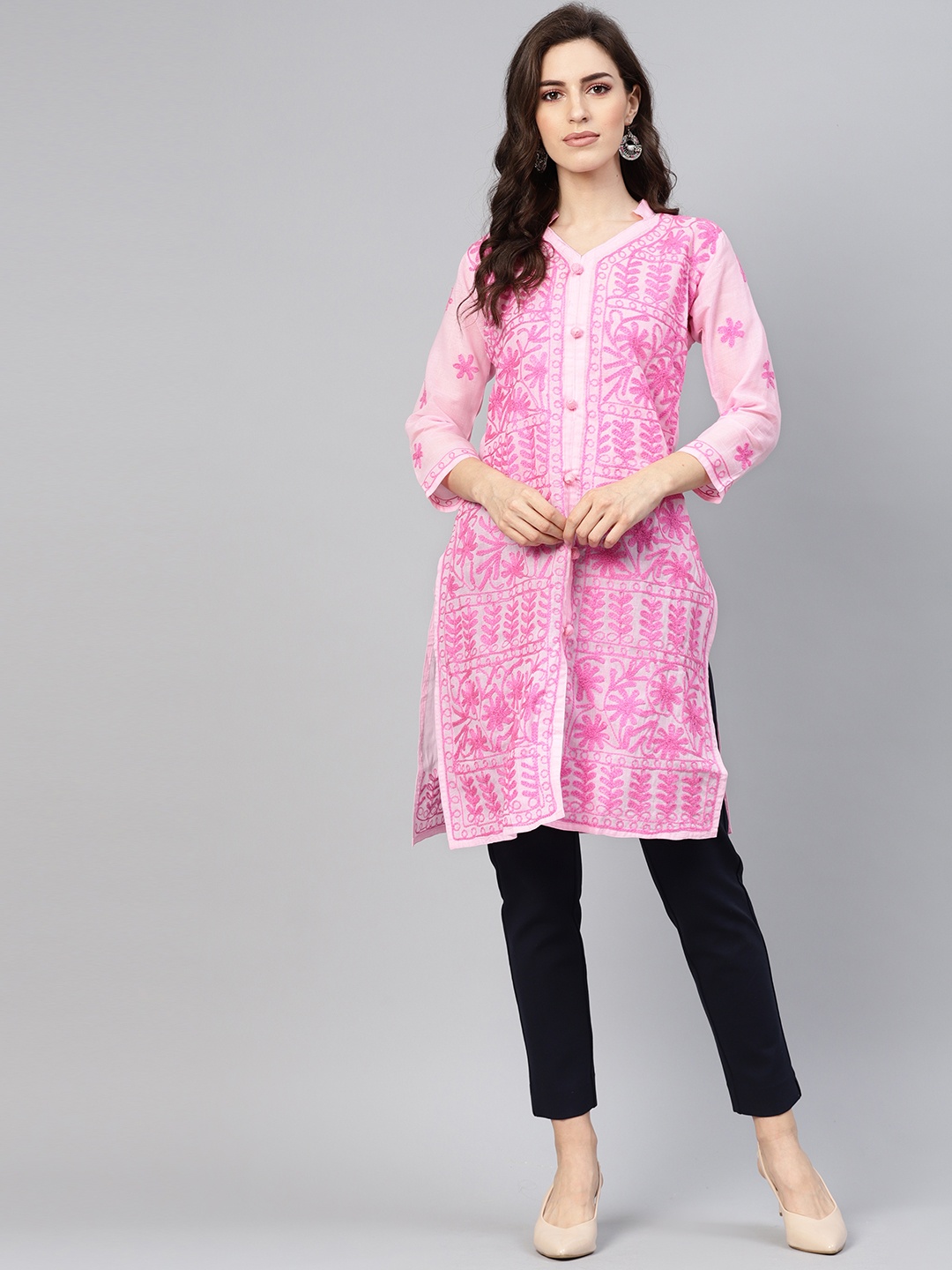

Saadgi Women Pink Chikankari Embroidered Straight Kurta