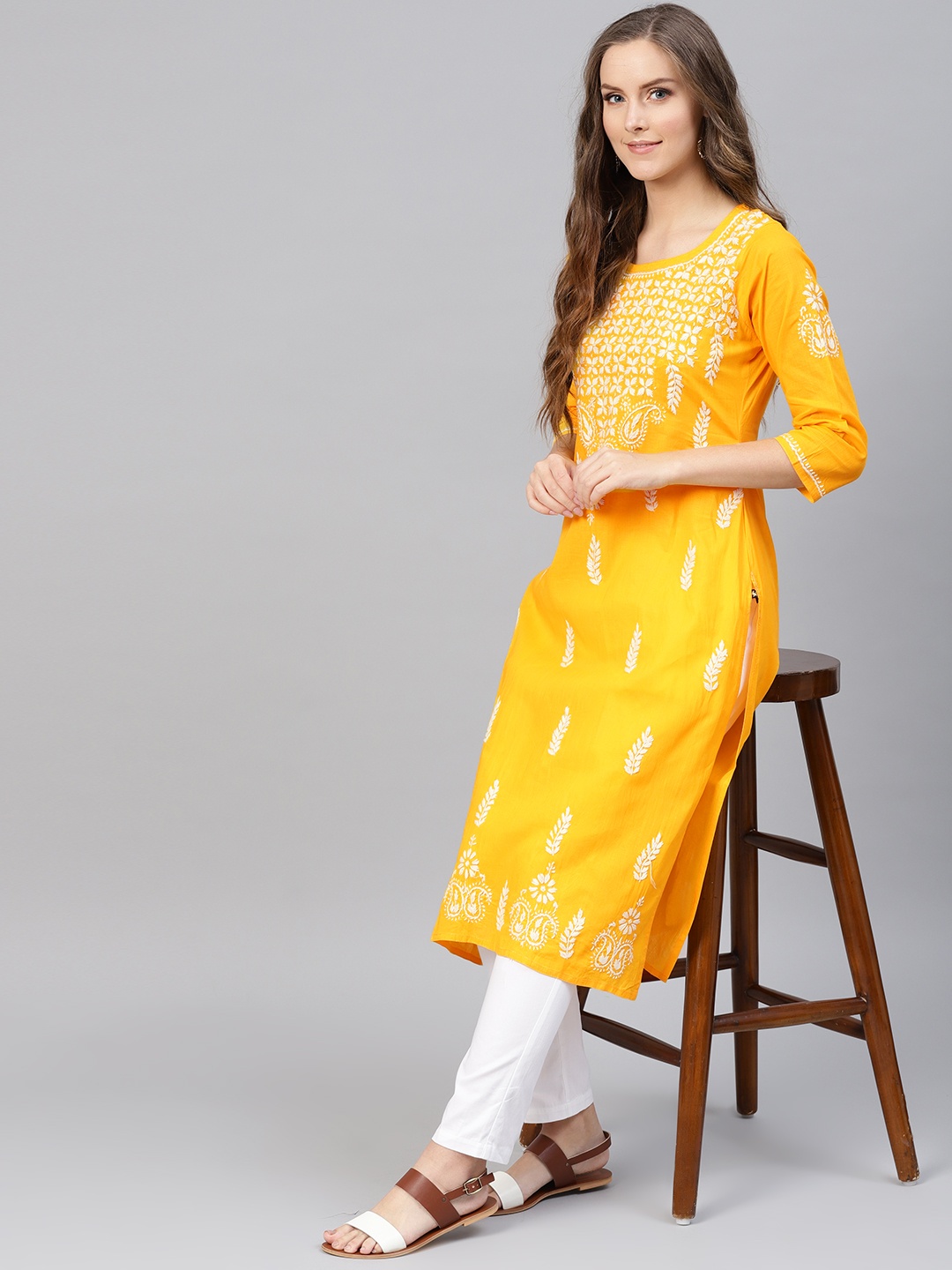 

Saadgi Women Yellow & White Chikankari Embroidered Handloom Straight Kurta
