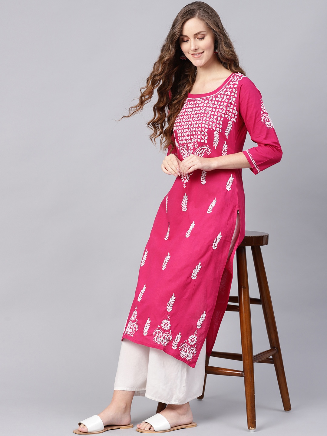 

Saadgi Women Pink & White Chikankari Embroidered Handloom Straight Kurta