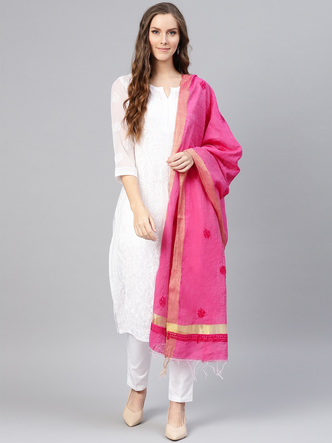 

Saadgi Women Magenta Chikankari Embroidered Dupatta