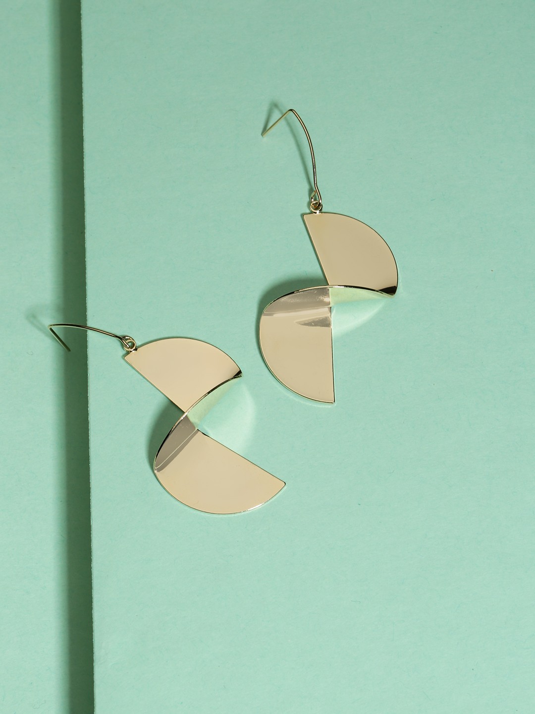 

PRITA BY PRIYAASI Gold-Plated Handcrafted Geometric Drop Earrings