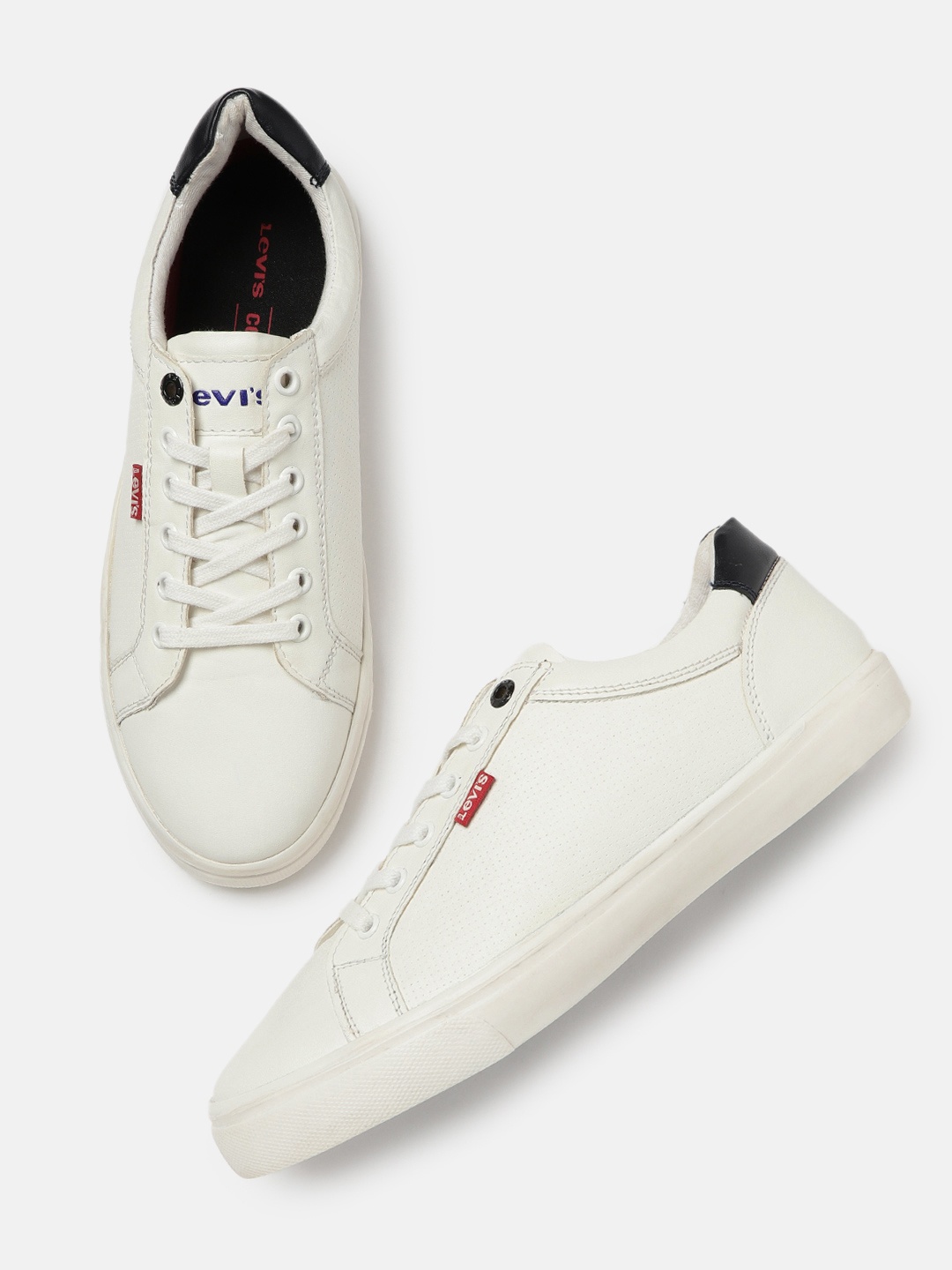 

Levis Men White AACHEN Sneakers