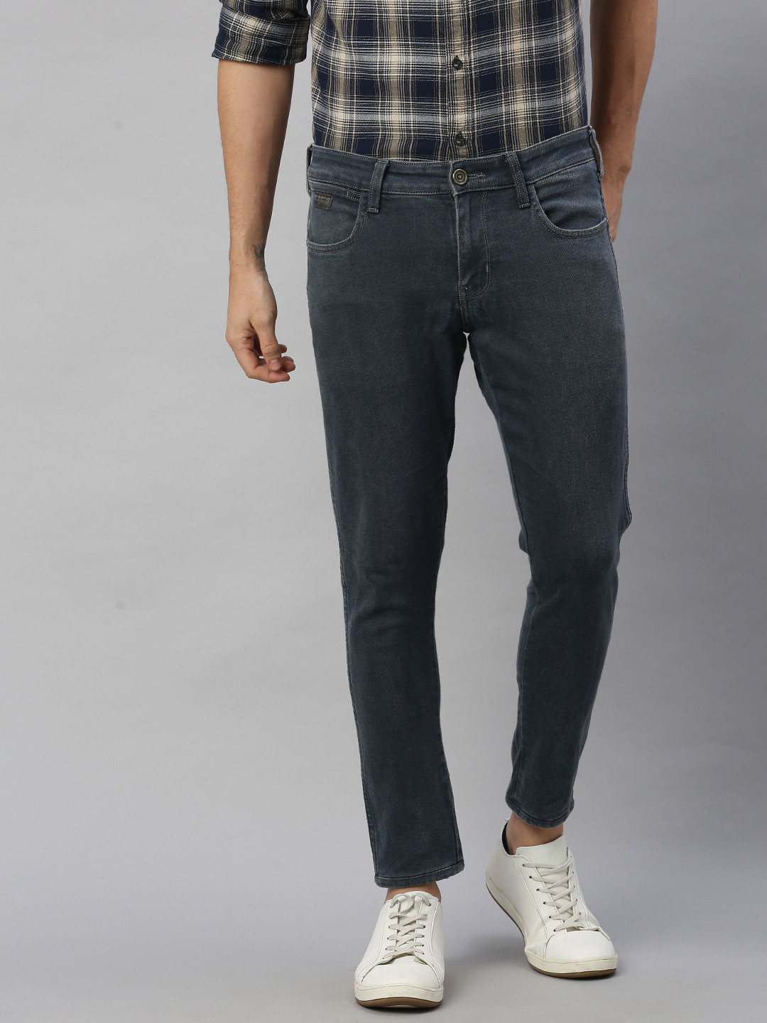 

Wrangler Men Grey Vegas Skinny Fit Low-Rise Clean Look Stretchable Jeans