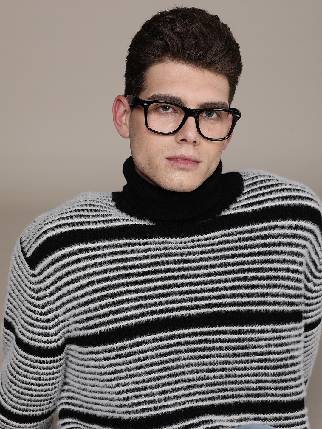 

Calvin Klein Jeans Men Black & White Striped Turtle Neck Pullover Sweater