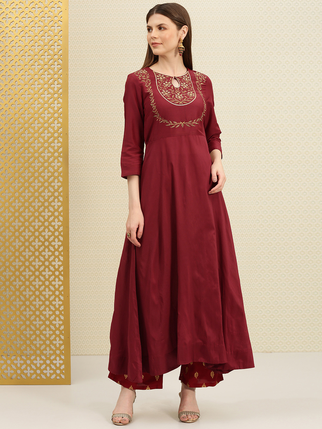 

House of Pataudi Women Maroon Embroidered A-Line Kurta