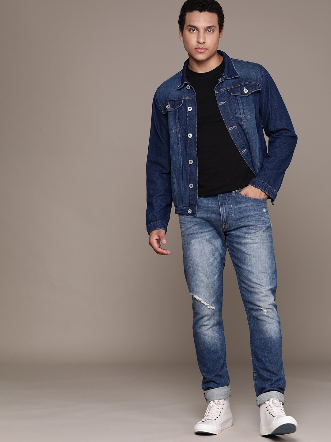 

Calvin Klein Jeans Men Tapered Fit Low Distressed Light Fade Stretchable Jeans, Blue