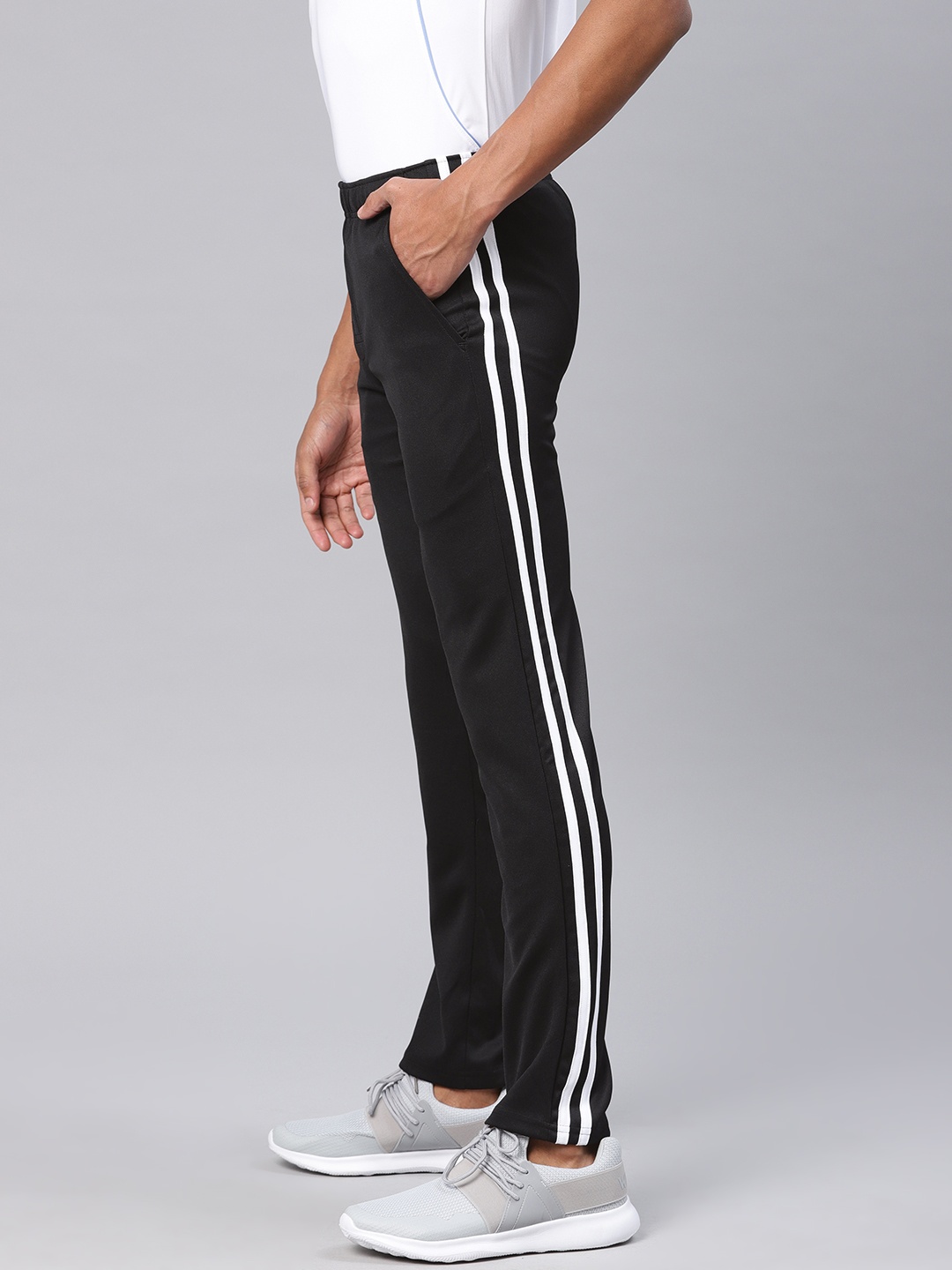 

American Crew Men Black Solid Track Pants