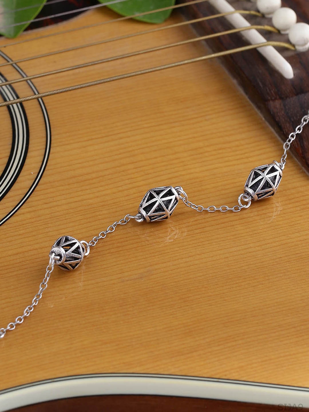 

Voylla Women Oxidised Silver-Plated Anklet