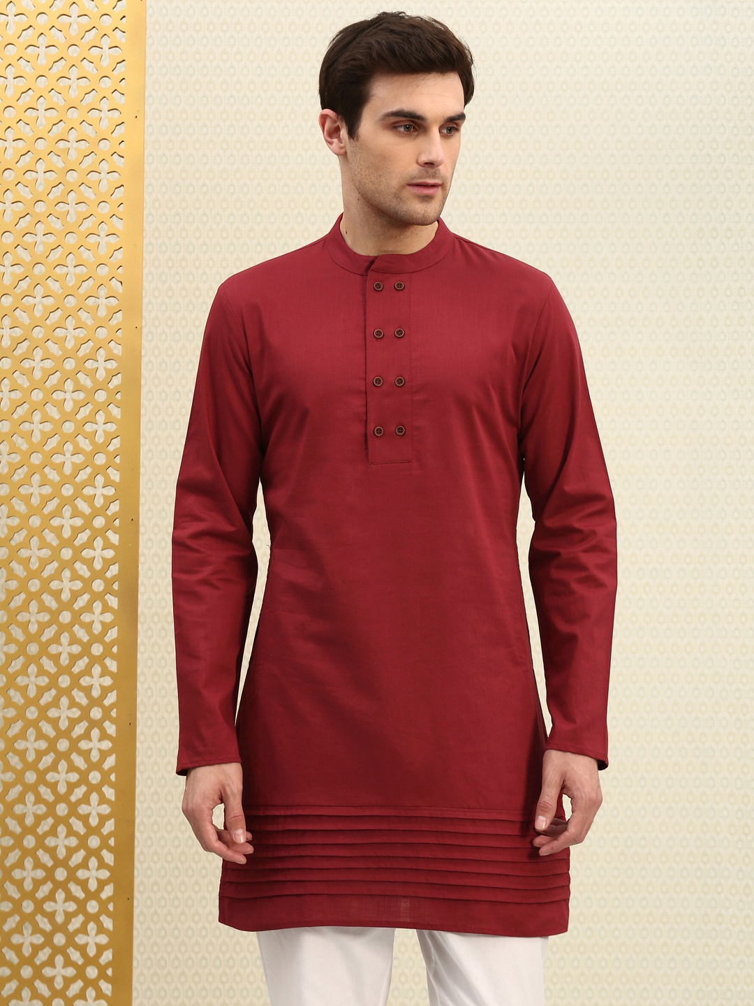 

House of Pataudi Men Maroon Solid Straight Kurta