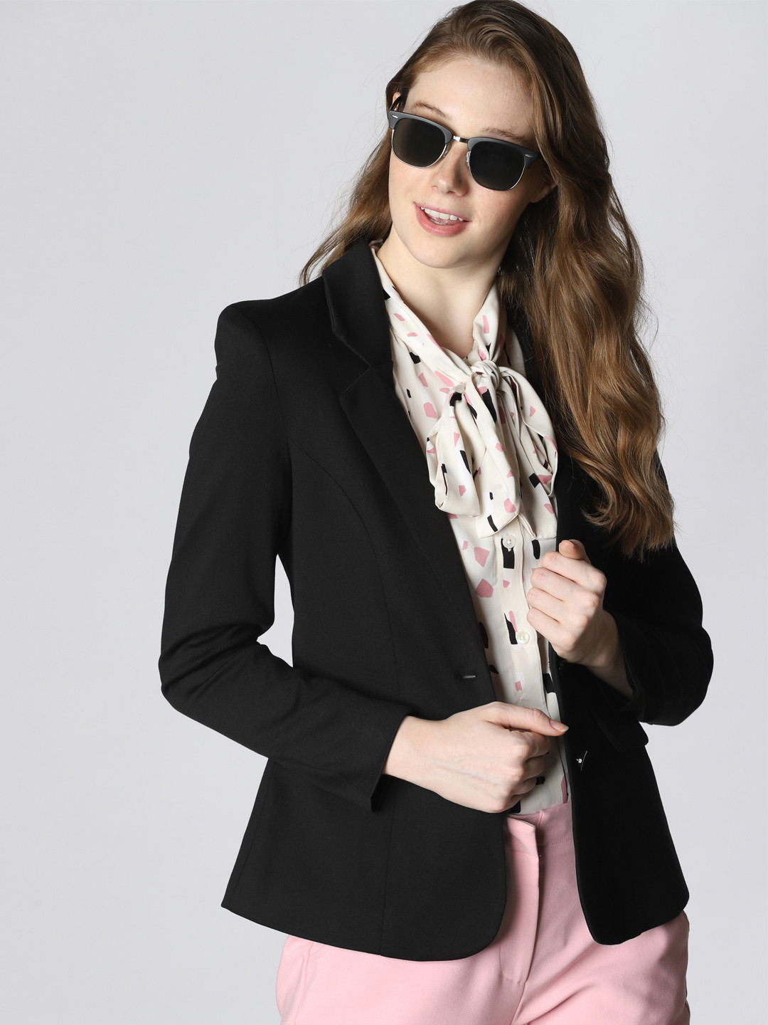 

Vero Moda Black Solid Casual Blazer