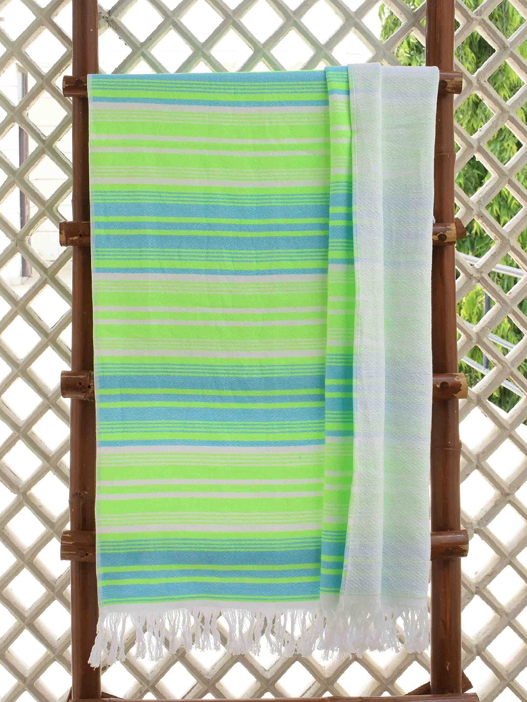 

Avira Home Blue & Green Striped Cotton 350 GSM Bath Towel