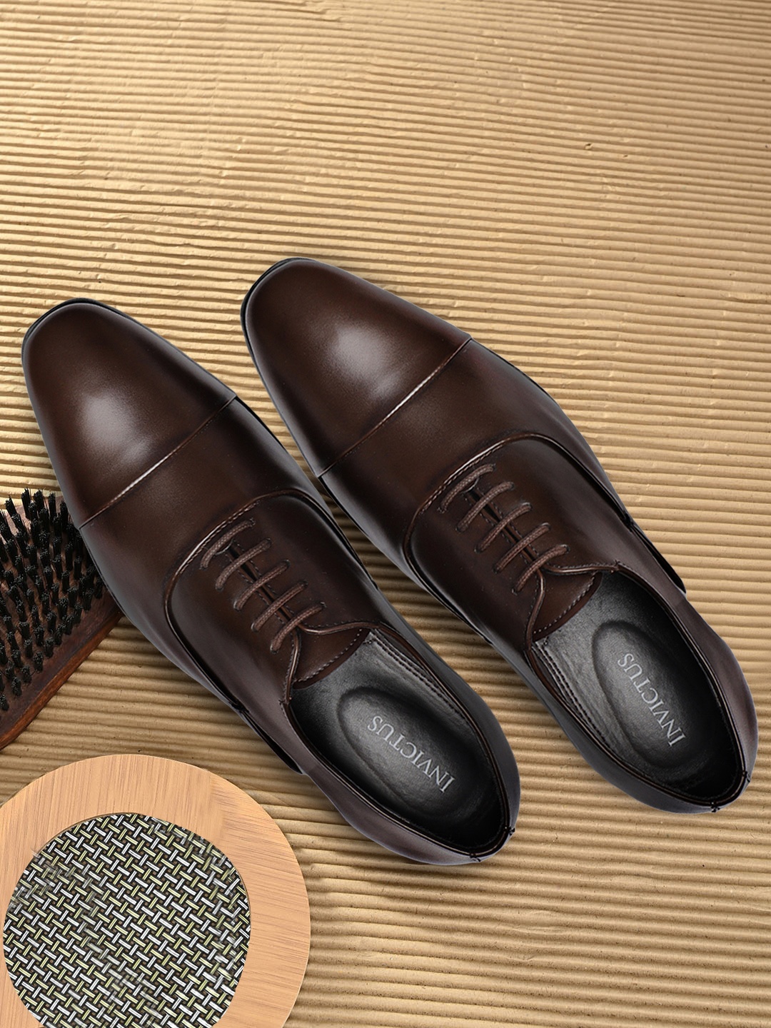 

INVICTUS Men Brown Formal Oxford Shoes