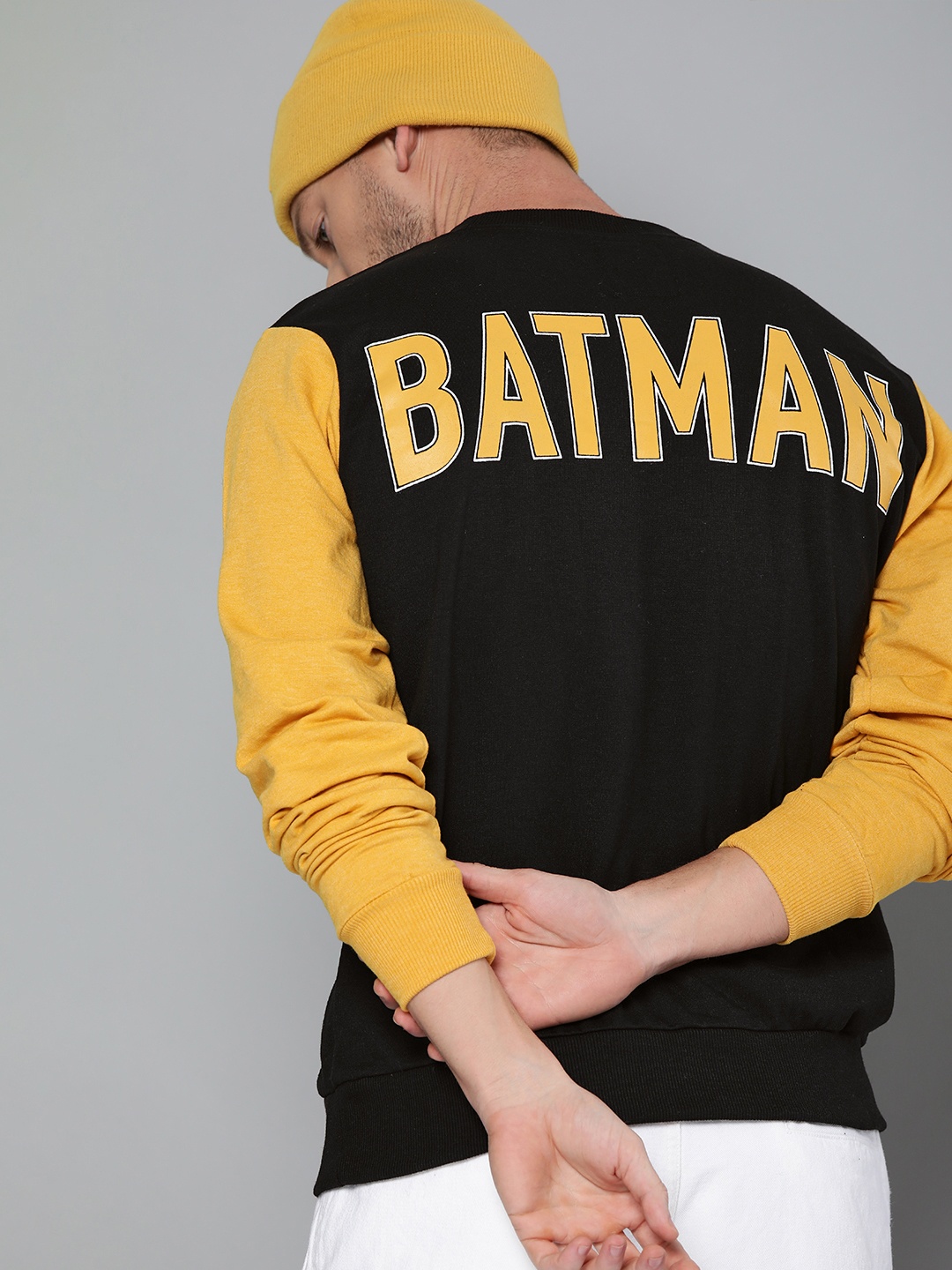 

Kook N Keech Batman Men Black & Yellow Printed Sweatshirt With Contrast Sleeves