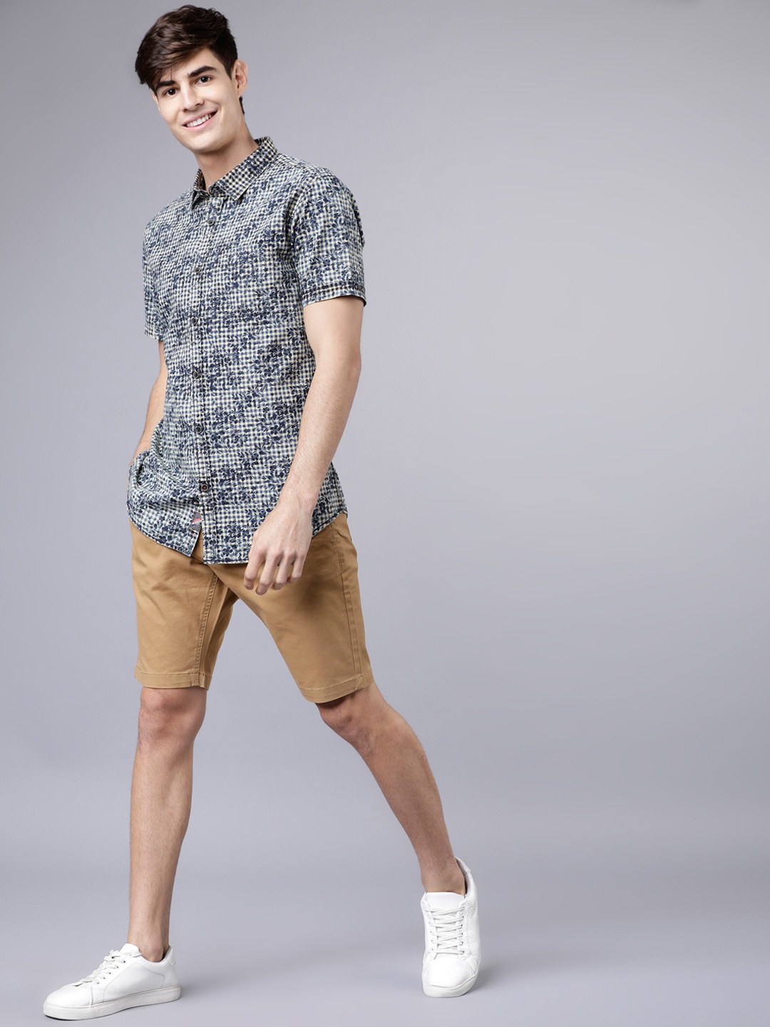 

HIGHLANDER Men Khaki Solid Slim Fit Regular Shorts