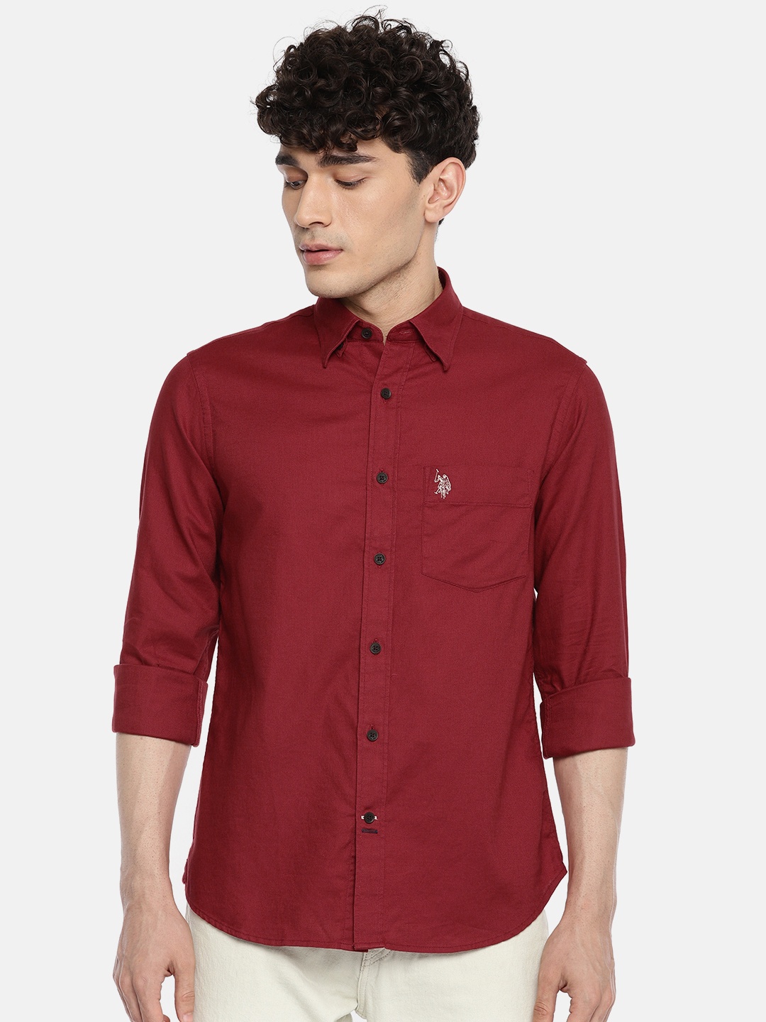 

U.S. Polo Assn. Men Red Tailored Fit Solid Casual Shirt