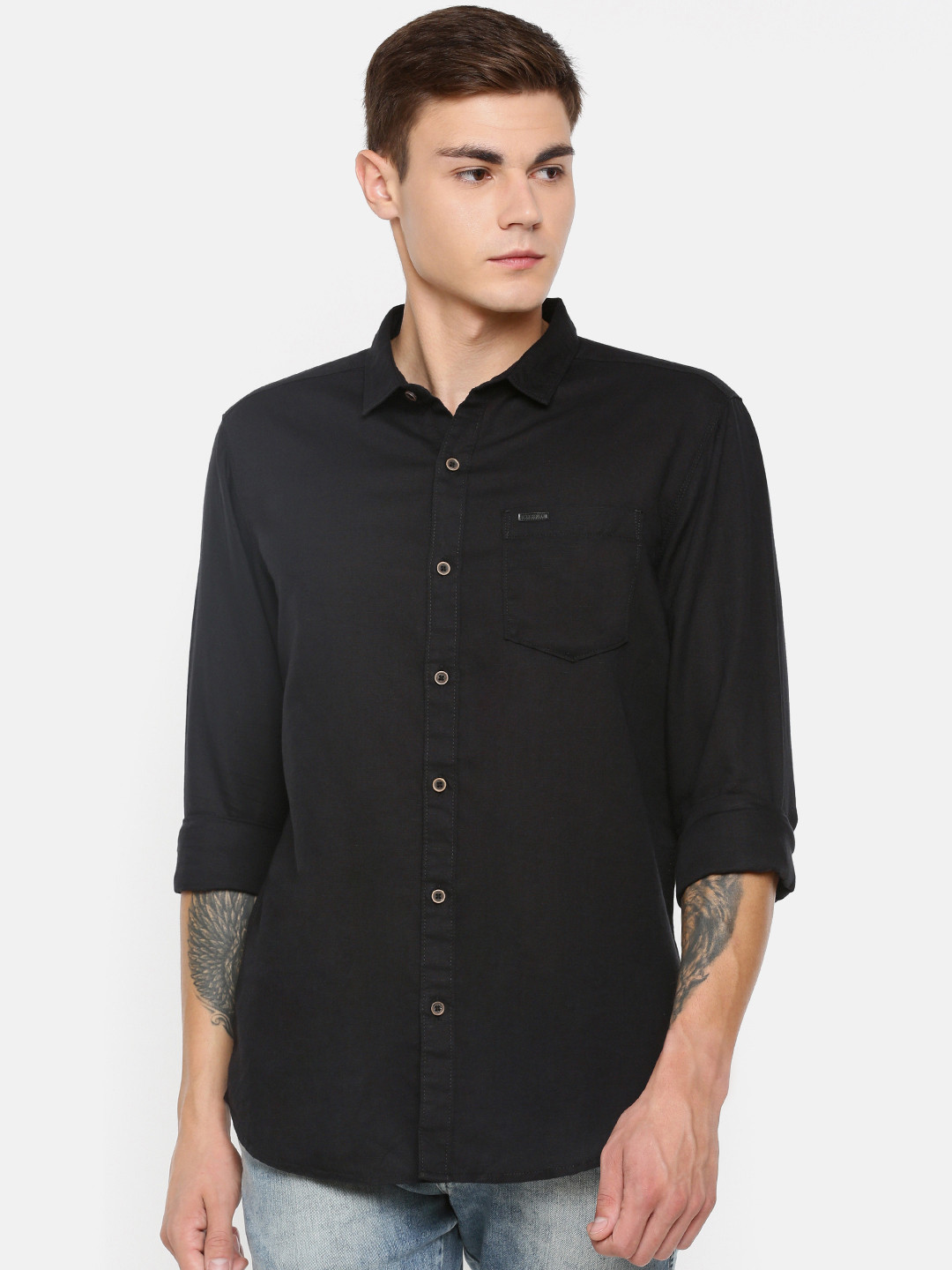 

Wrangler Men Black Regular Fit Solid Casual Shirt