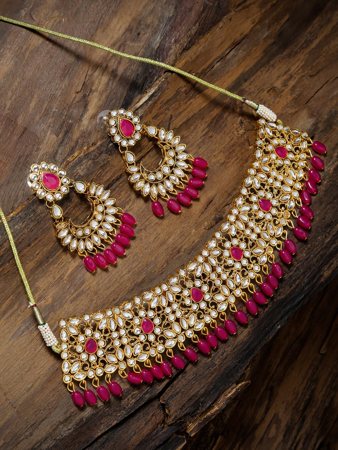 

Zaveri Pearls Pink Gold-Plated Kundan & Beads Studded Jewellery Set