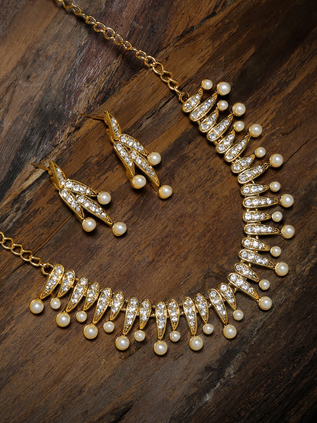 

Zaveri Pearls White Gold-Plated Austrian Diamonds & Pearls Studded Jewellery Set