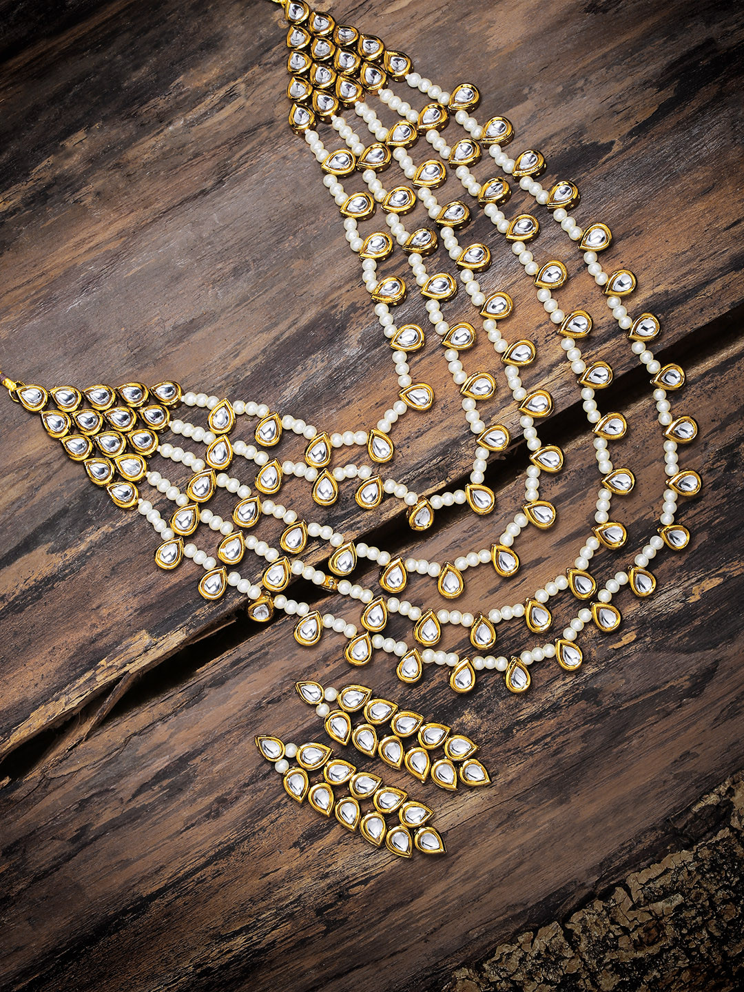 

Zaveri Pearls Gold-Toned Kundan & Pearls Layered Jewellery Set