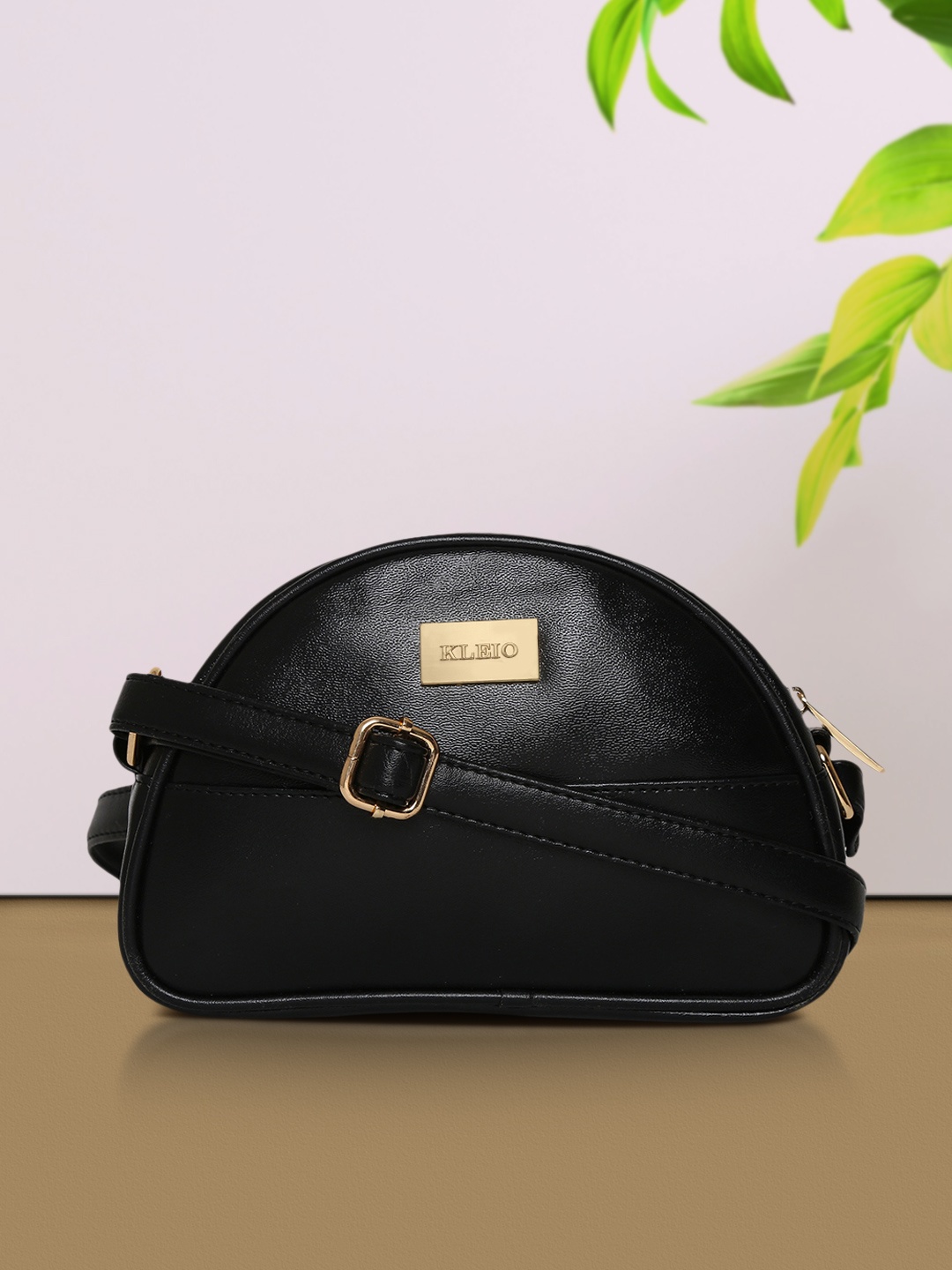 

KLEIO Women Black Solid Half Moon Sling Bag