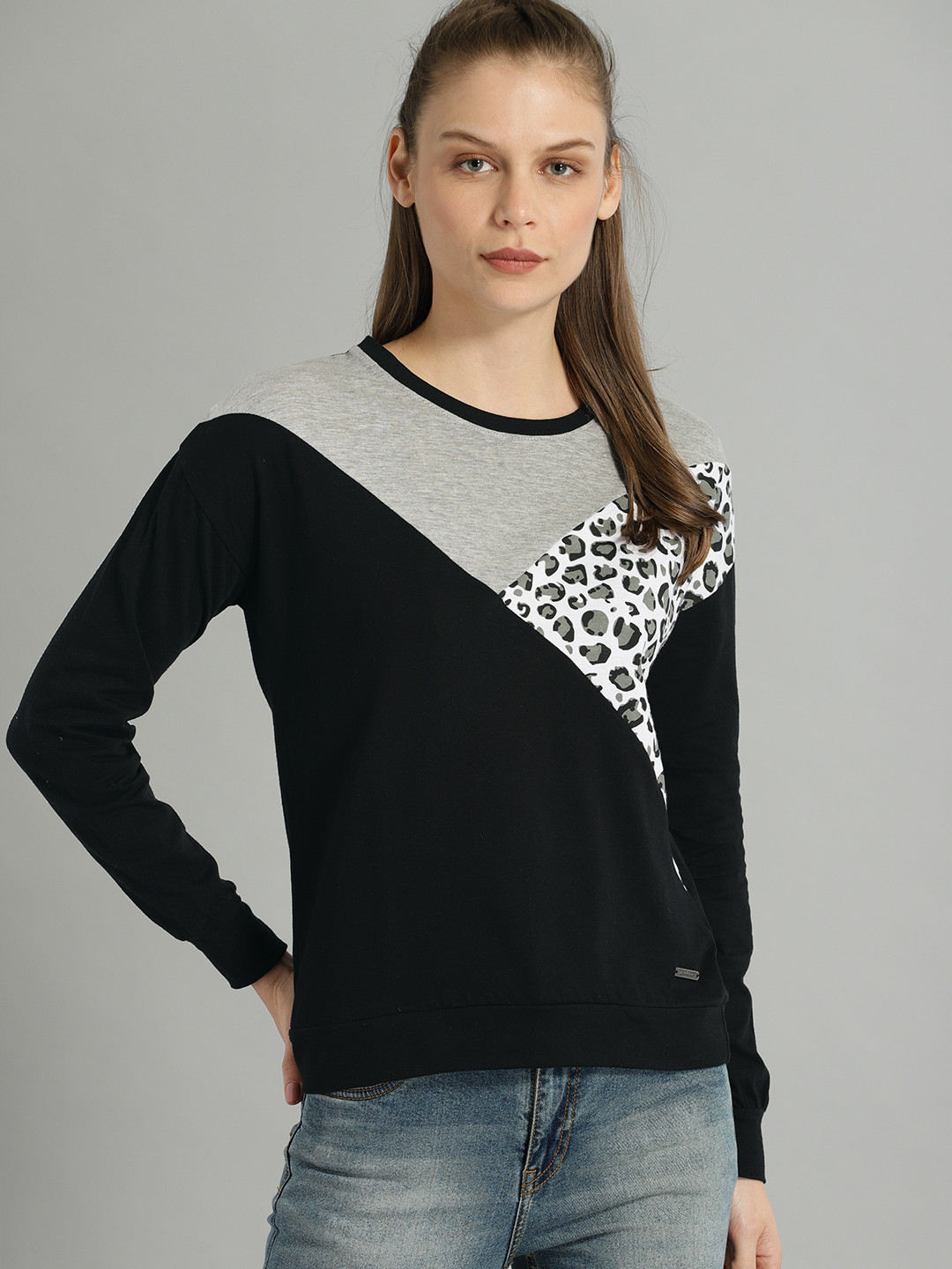 

The Roadster Lifestyle Co Women Black % Grey Melange Colourblocked Round Neck Pure Cotton T-shirt