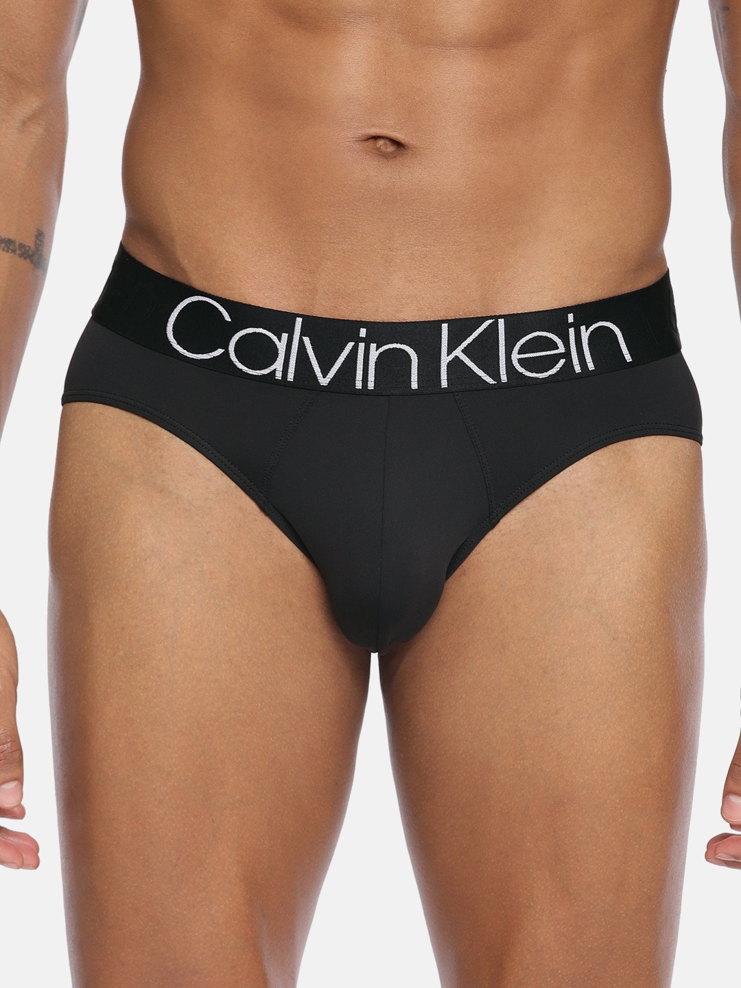 

Calvin Klein Underwear Men Black Solid Hip Briefs NB1567-001-001