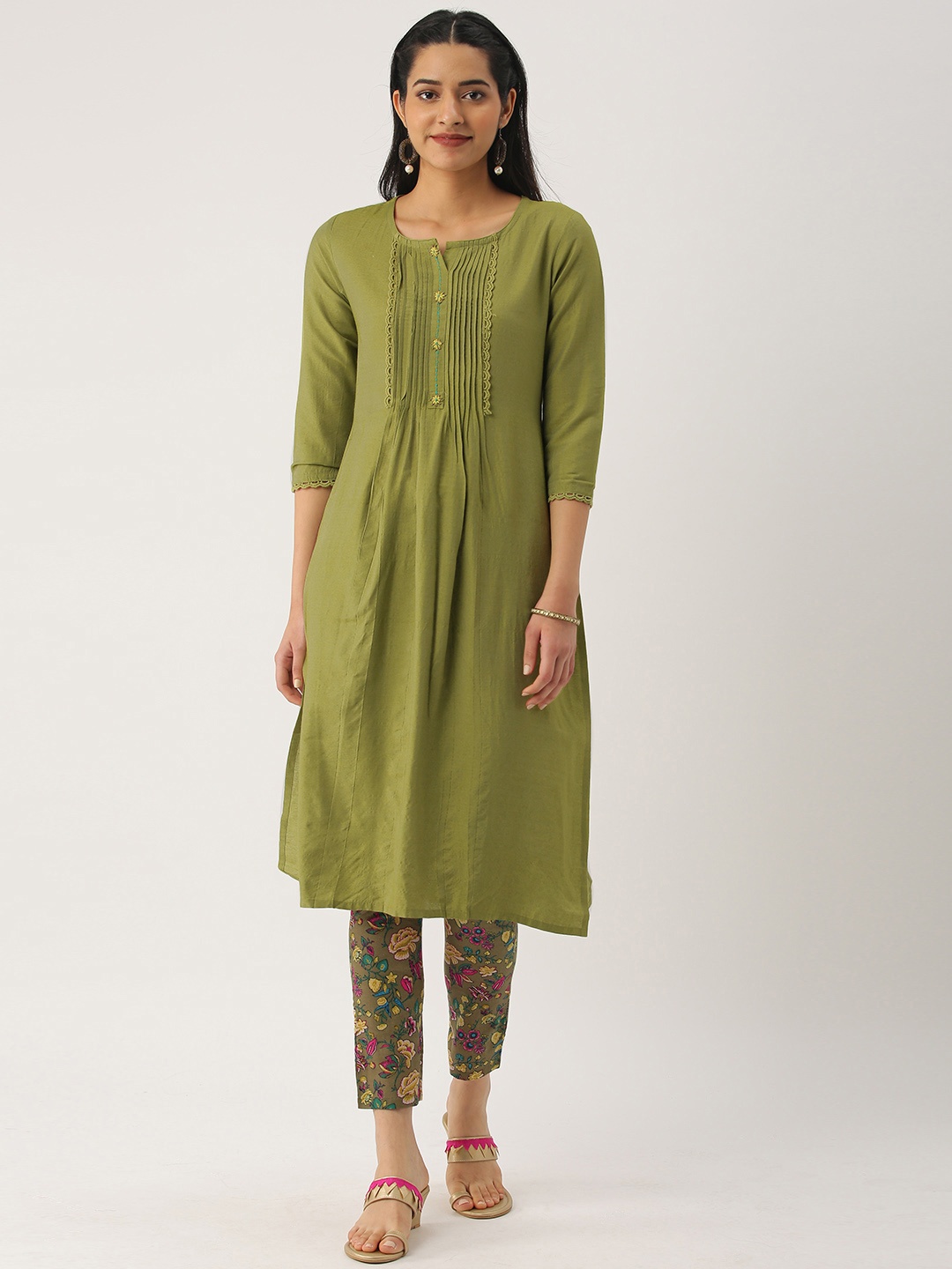 

IMARA Women Olive Green Solid Straight Kurta with Trousers